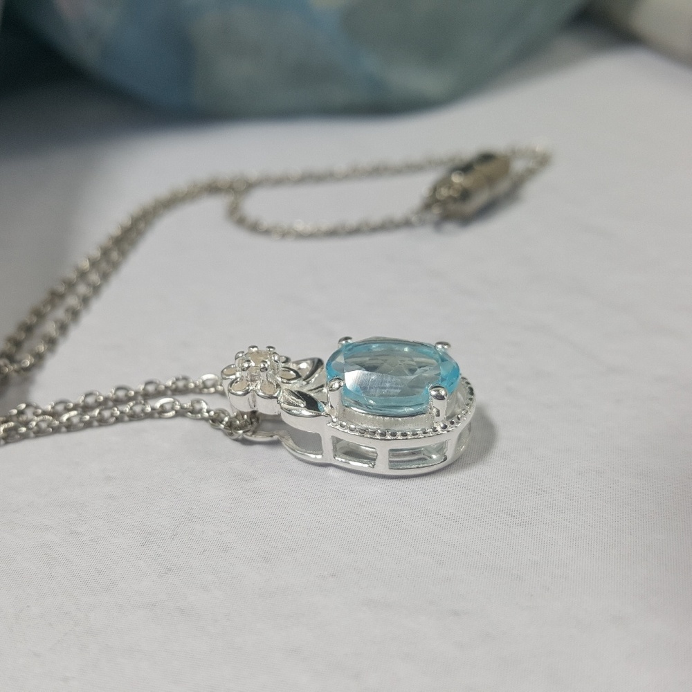 Sky Blue Topaz Pendant - Picture 5 of 6